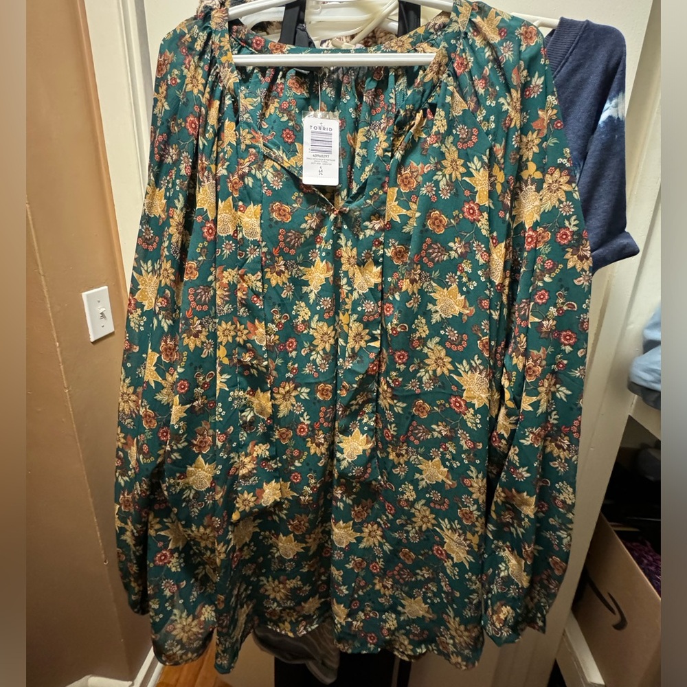 Crinkle Chiffon Raglan Tie Front Blouse